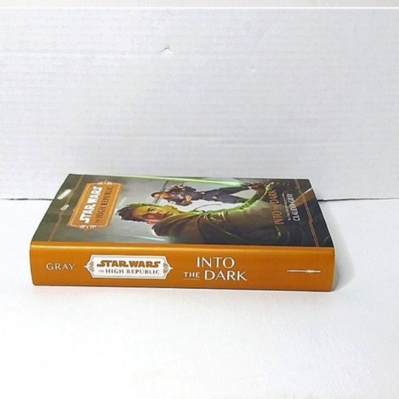 Star wars the high Republic into the dark book - Picture 2 of 6